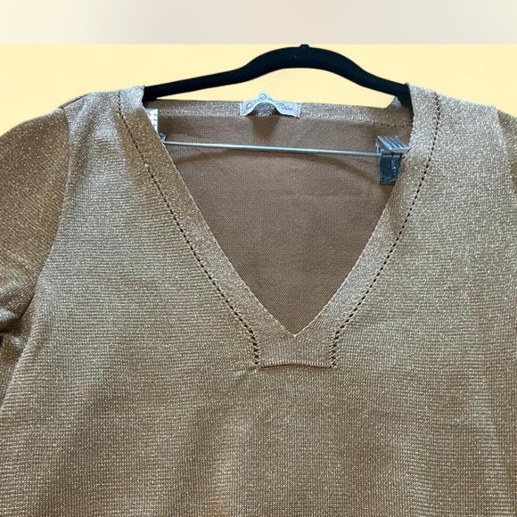 Doce De Coco Excellent condition blouse from Brazil in a beautiful gold color. - Picture 4 of 7